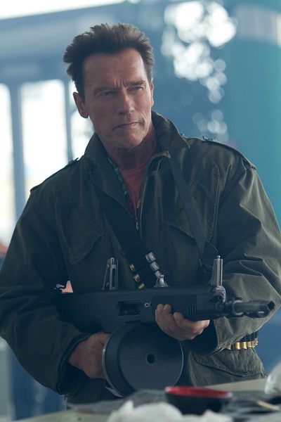 schwarzenegger mercenarios 4