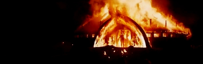 Polémica escena de la Madre de Dragones sobreviviendo al fuego.