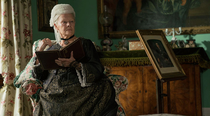 Judi Dench como Victoria de Inglaterra en 'La reina Victoria y Abdul'