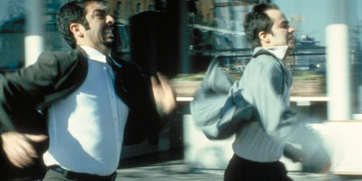 NUEVE REINAS (2000) - Películas que ver antes de ir a Buenos Aires