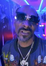 Snoop Dogg: Gang Signs