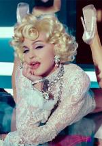 Madonna: Give Me All Your Luvin'